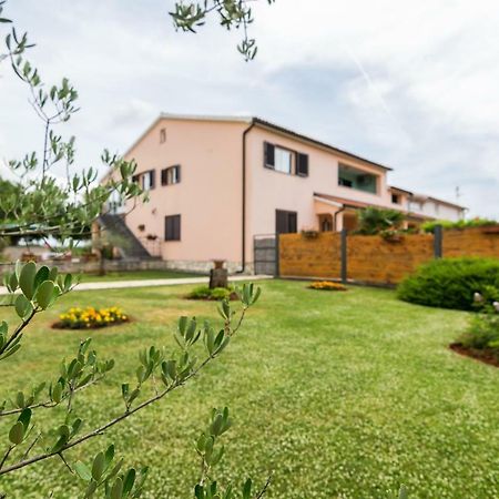 Apartments Korina Kanfanar Exterior photo
